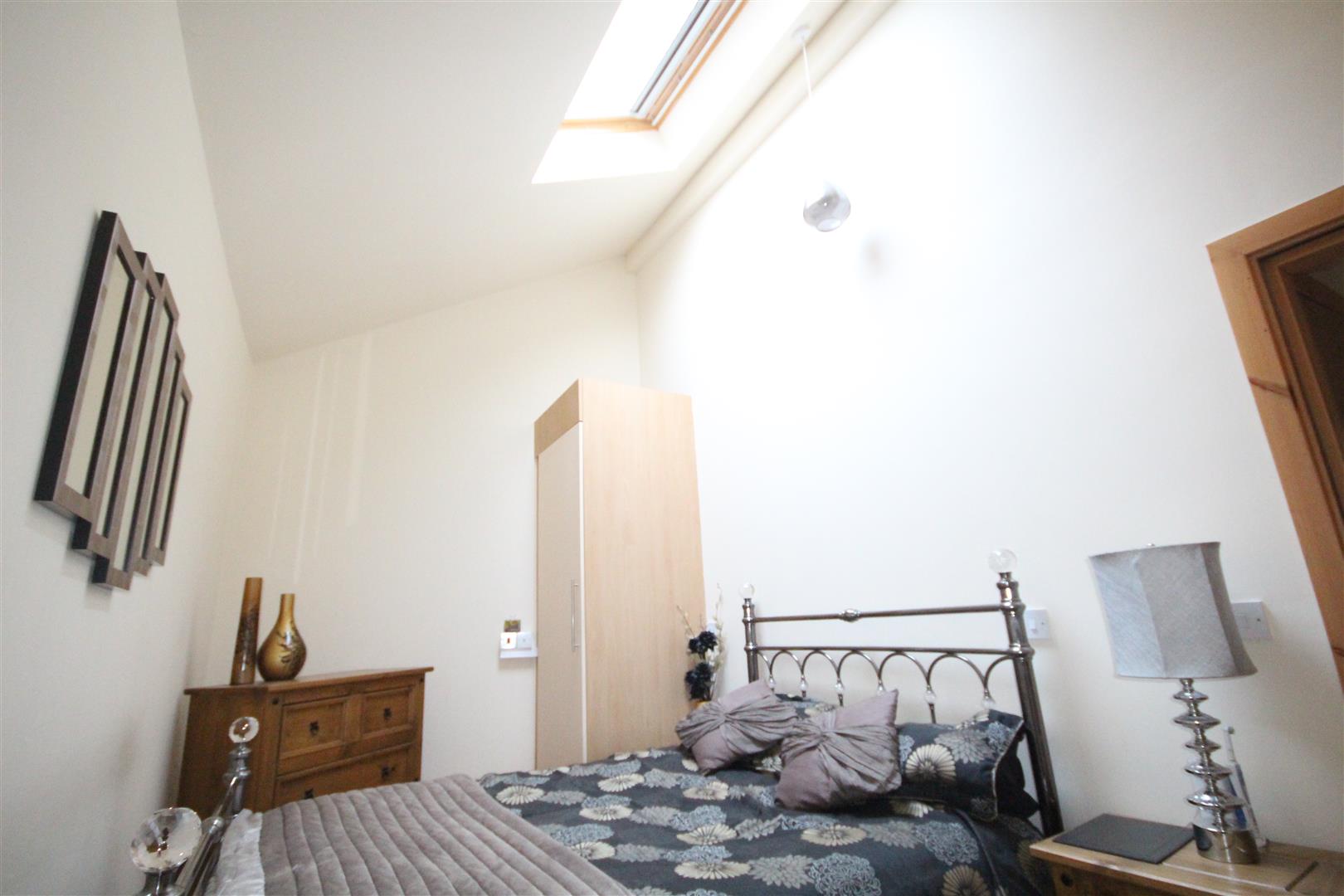 2 bedroom flat To Let in Colne - IMG_5433.jpg